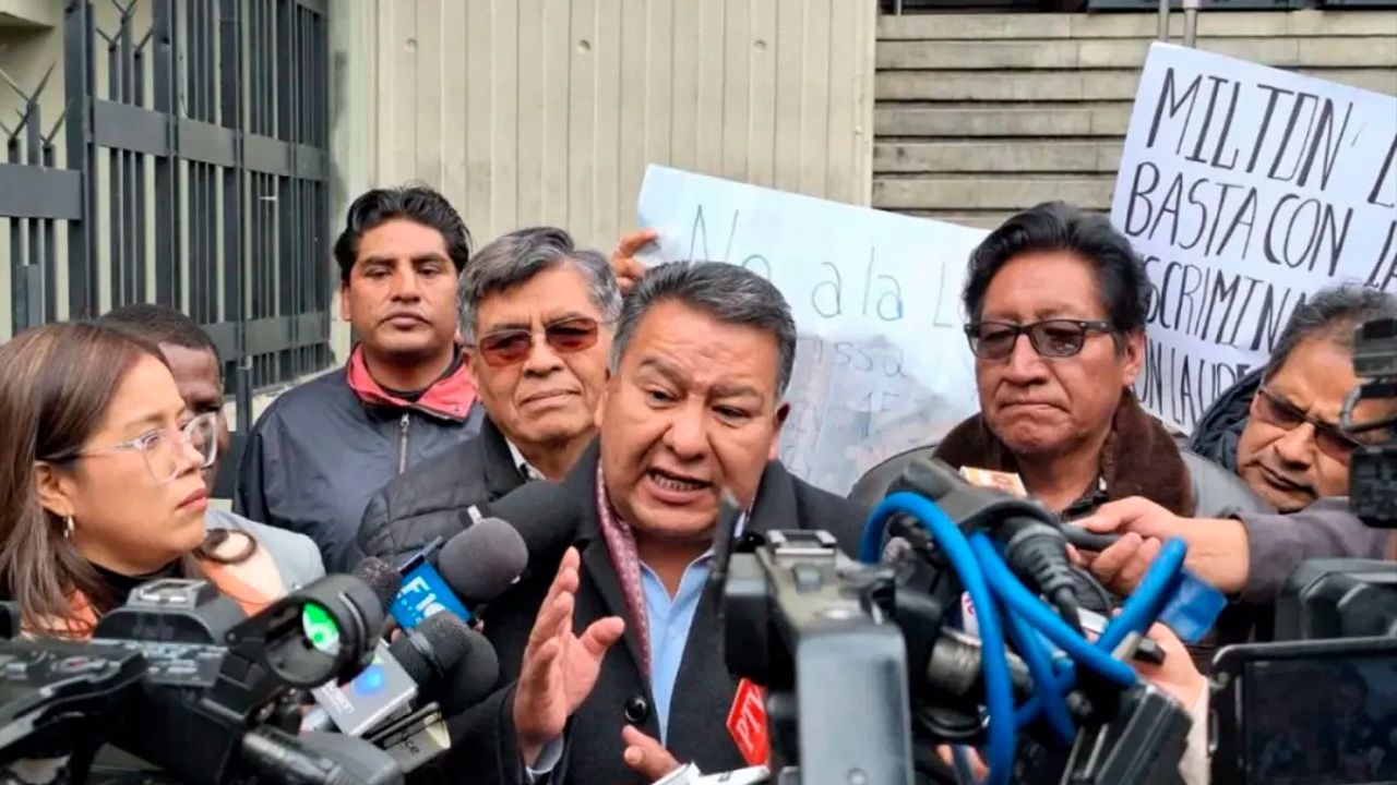 Transporte pesado y gremiales activan denuncia penal contra dirigentes de la COB y los "Túpac Katari" por bloqueos