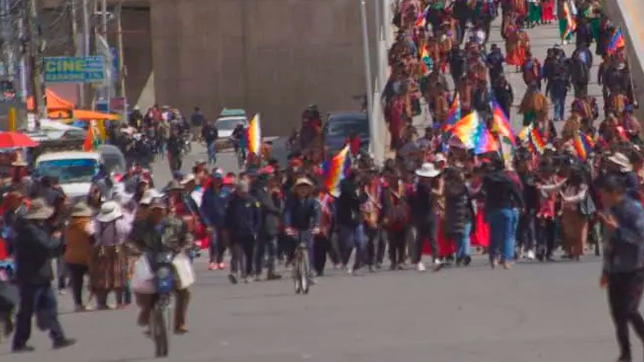 Gobierno denuncia fallecimiento de una extranjera en Desaguadero por los bloqueos