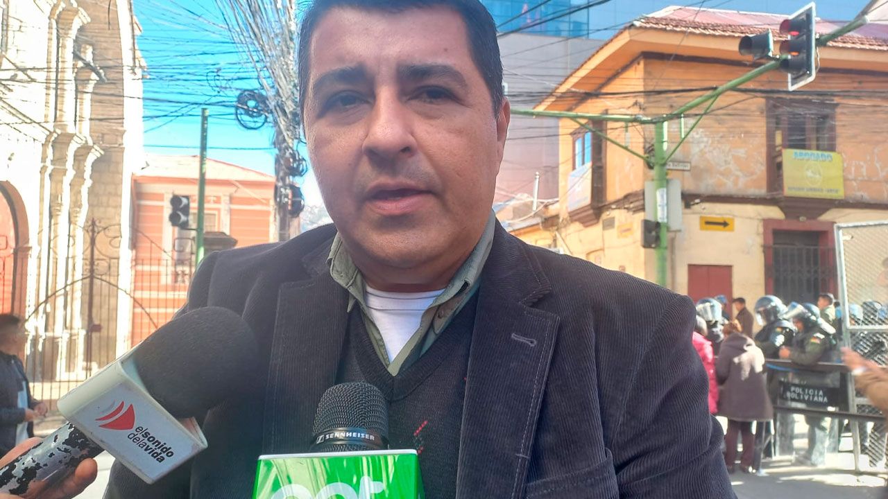 Senador José Roca pide diálogo para frenar el conflicto social