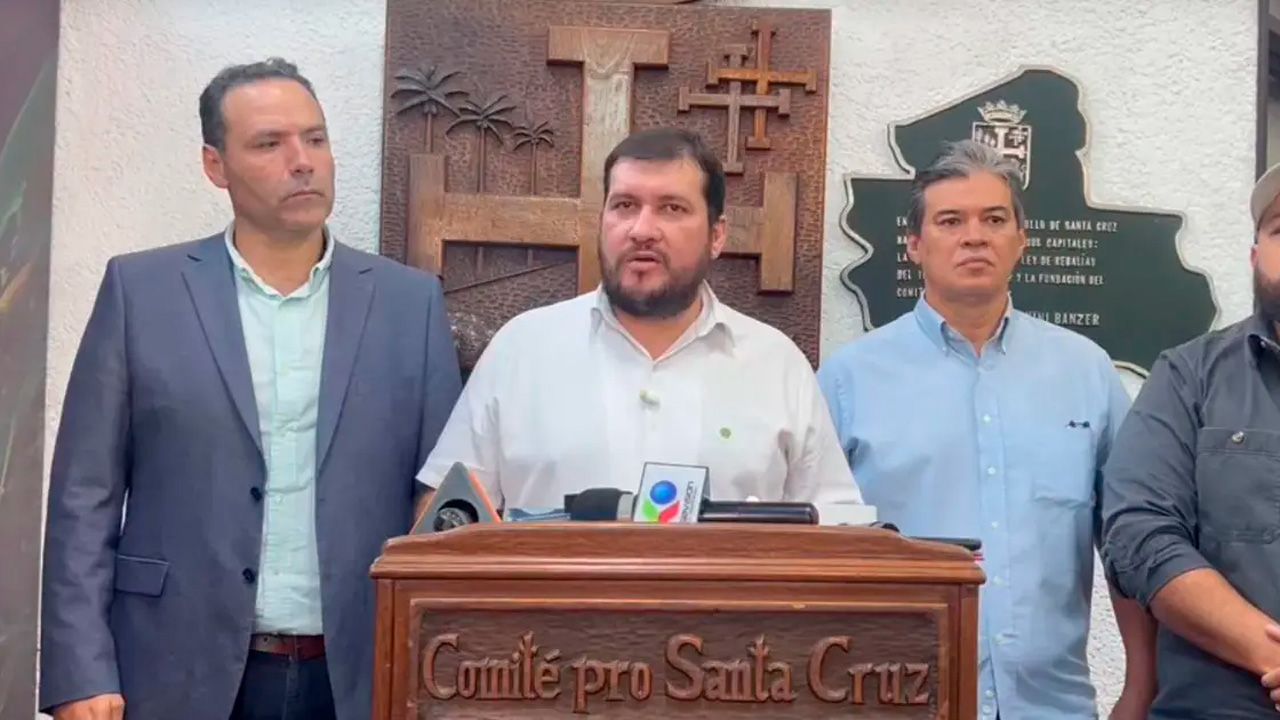 Cívicos cruceños denuncian "golpe de Estado" de Evo Morales y convocan a la Asamblea de la Cruceñidad