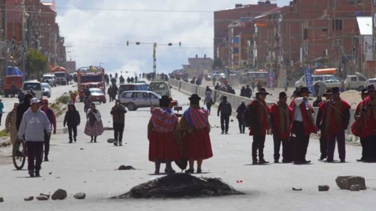 Bolivia bajo asfixia: Reportan 26 puntos de bloqueo y un cerco casi total sobre el departamento de La Paz