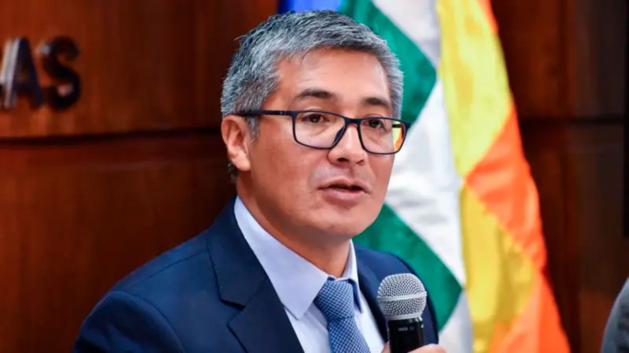 Gobierno alista nuevas medidas económicas ante la crisis y los bloqueos