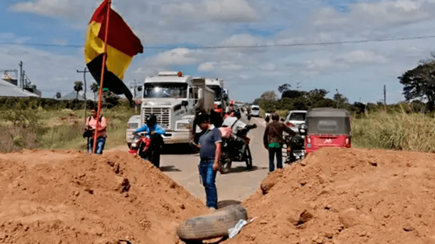 Bloqueos afectan salidas de trufis hacia san julián y suspenden viajes a san javier
