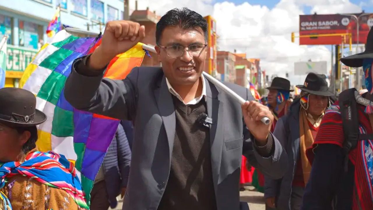 Escándalo en el Senado: Piden la expulsión del legislador Nilton Condori tras firmar "pacto sedicioso" con sectores movilizados
