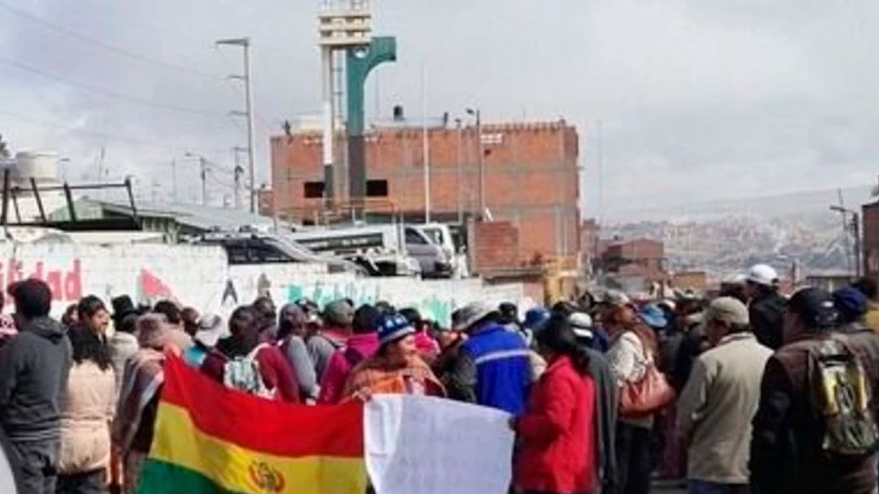 Alianza Unidad denuncia agresión contra diputado Roger Labardens en bloqueos de El Alto
