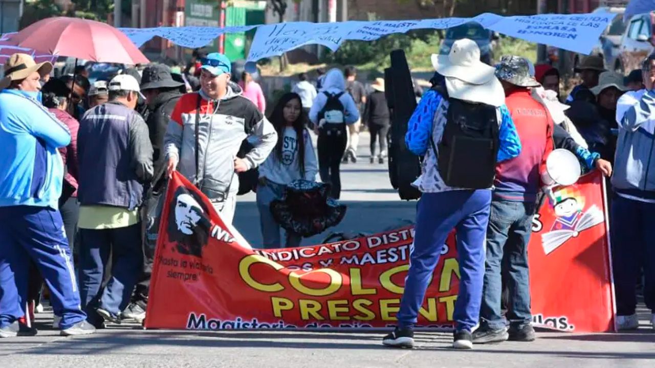 Hospitales al límite: Colegio Médico de La Paz alista denuncia penal contra bloqueadores y alerta que solo queda 10% de oxígeno