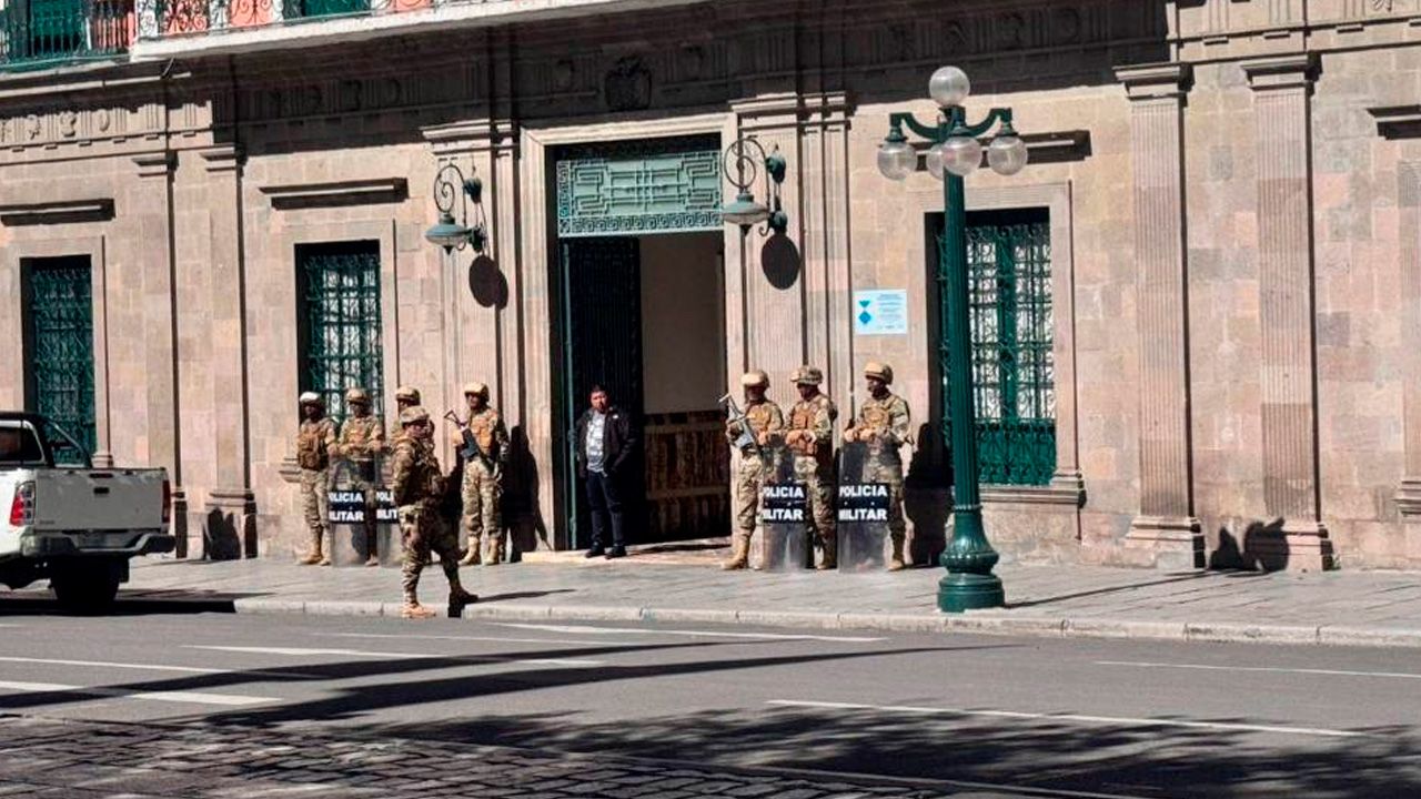 Gabinete ministerial se instala en el Palacio de Gobierno para iniciar un diálogo maratónico con sectores de La Paz y El Alto