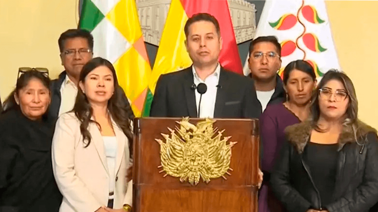 Vicepresidente Edmand Lara exige al presidente deponer la "soberbia" y entablar diálogo directo con la COB