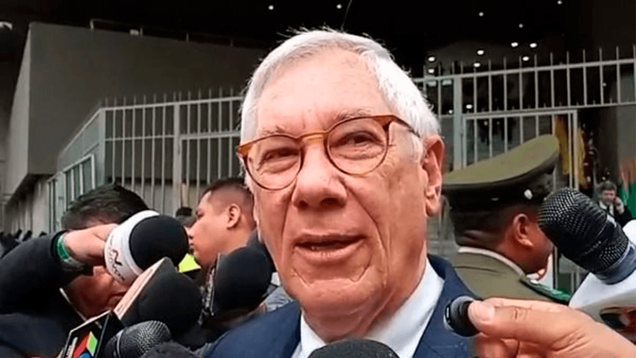 Eduardo Rodríguez Veltzé advierte que el déficit de justicia y la falta de representatividad debilitan la democracia