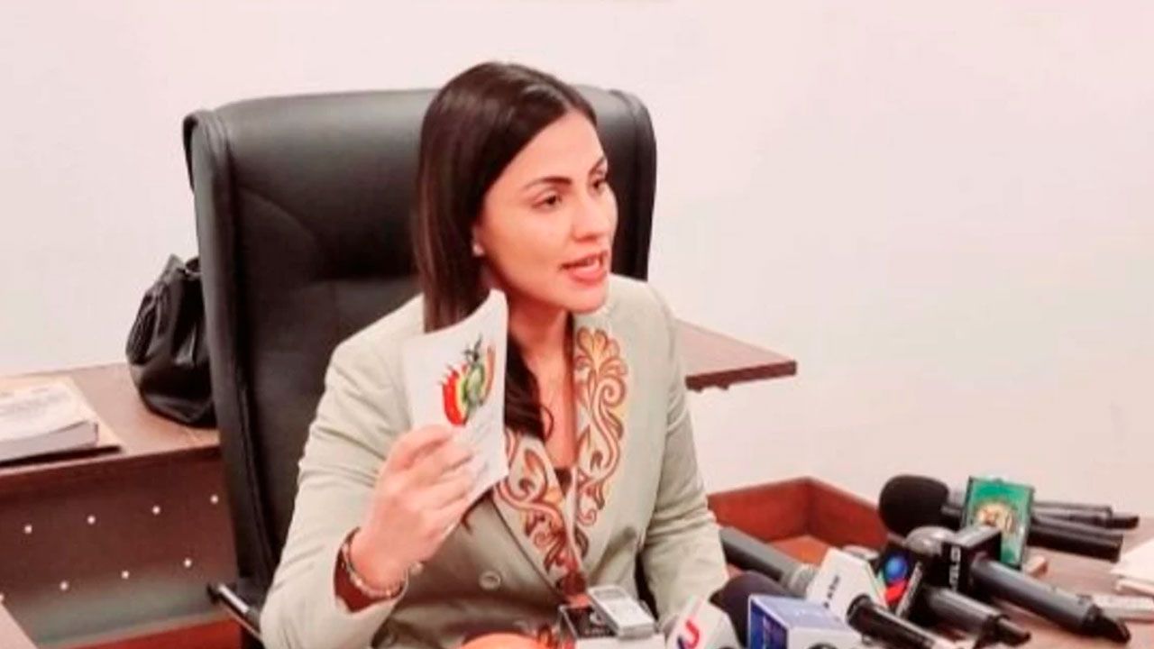 Presidenta de la ALD de Santa Cruz presenta acción popular ante hechos de violencia y bloqueos
