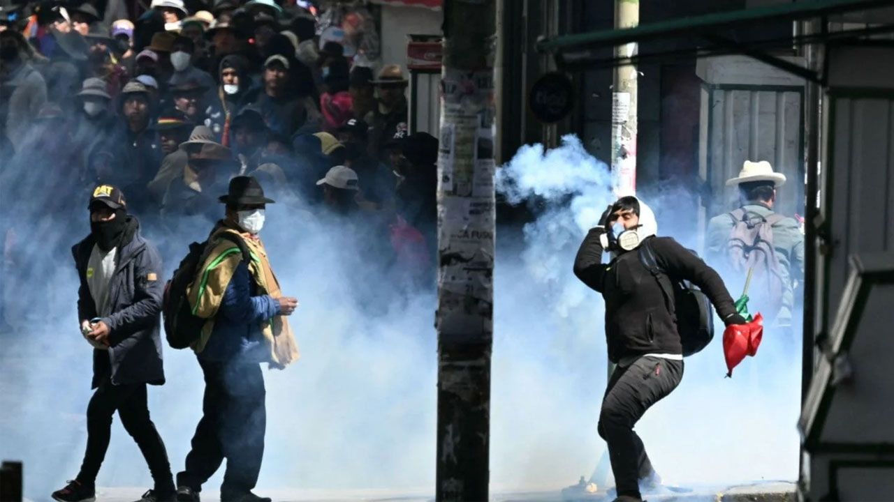 Gobierno afirma que Evo Morales impulsa protestas para evadir juicio por trata de personas y dictan rebeldía