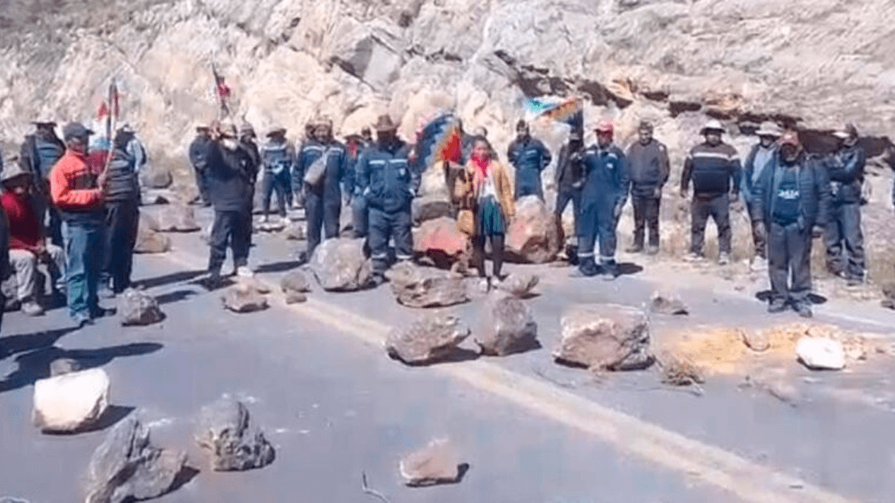 Bolivia enfrenta tercera semana de bloqueos y protestas