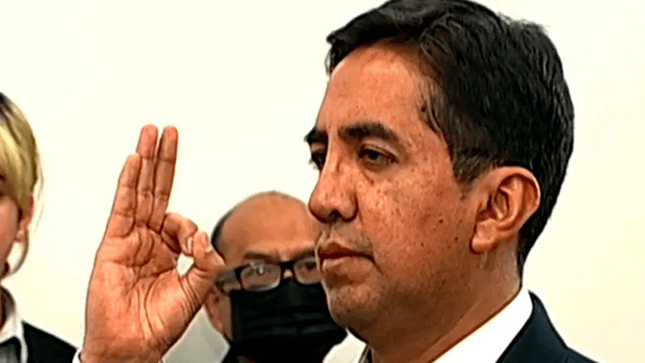 El presidente Paz posesiona a Williams Bascopé como nuevo ministro de Trabajo