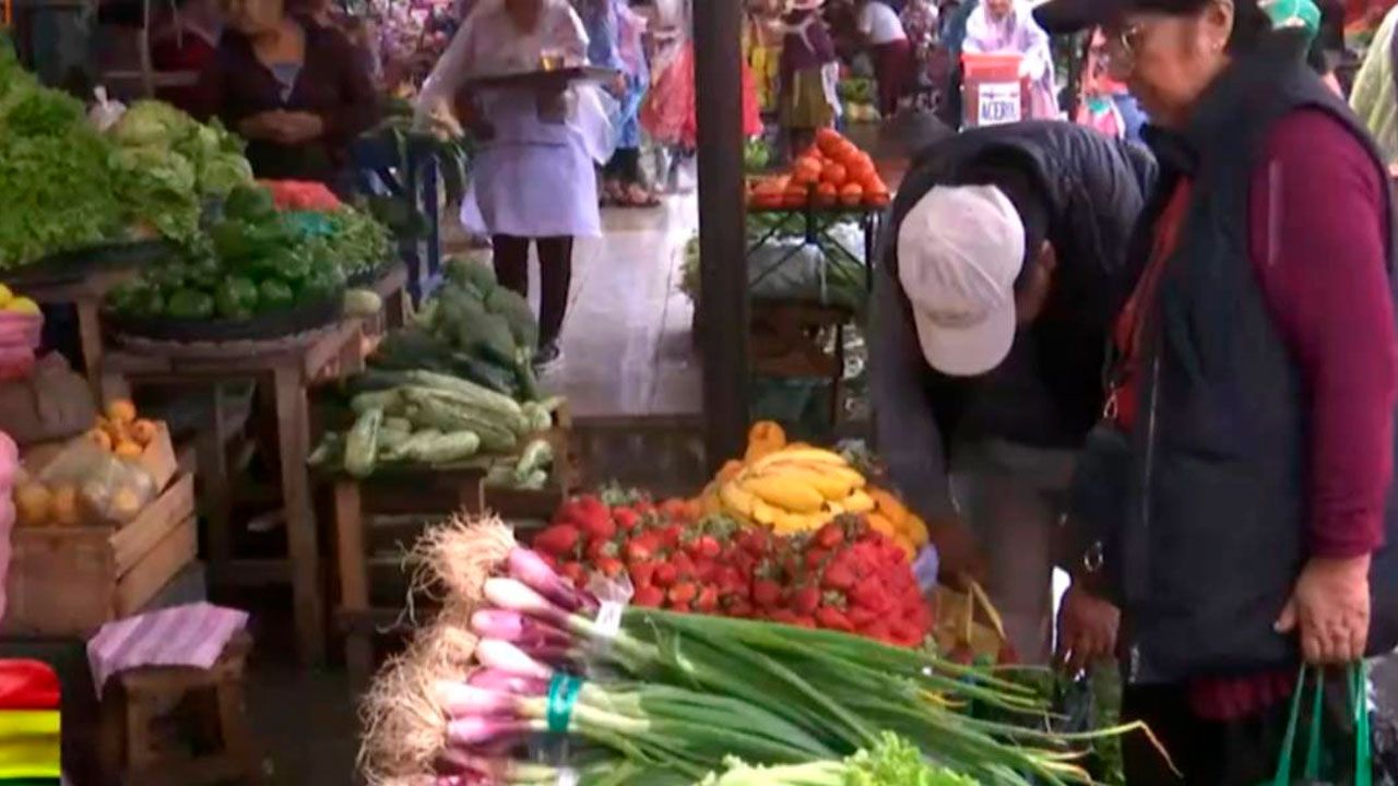 Familias paceñas sufren por la subida de precios tras 21 días de bloqueos
