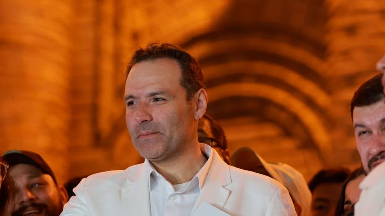 Zambrana pide a Paz “poner orden” durante marcha por la democracia en Santa Cruz