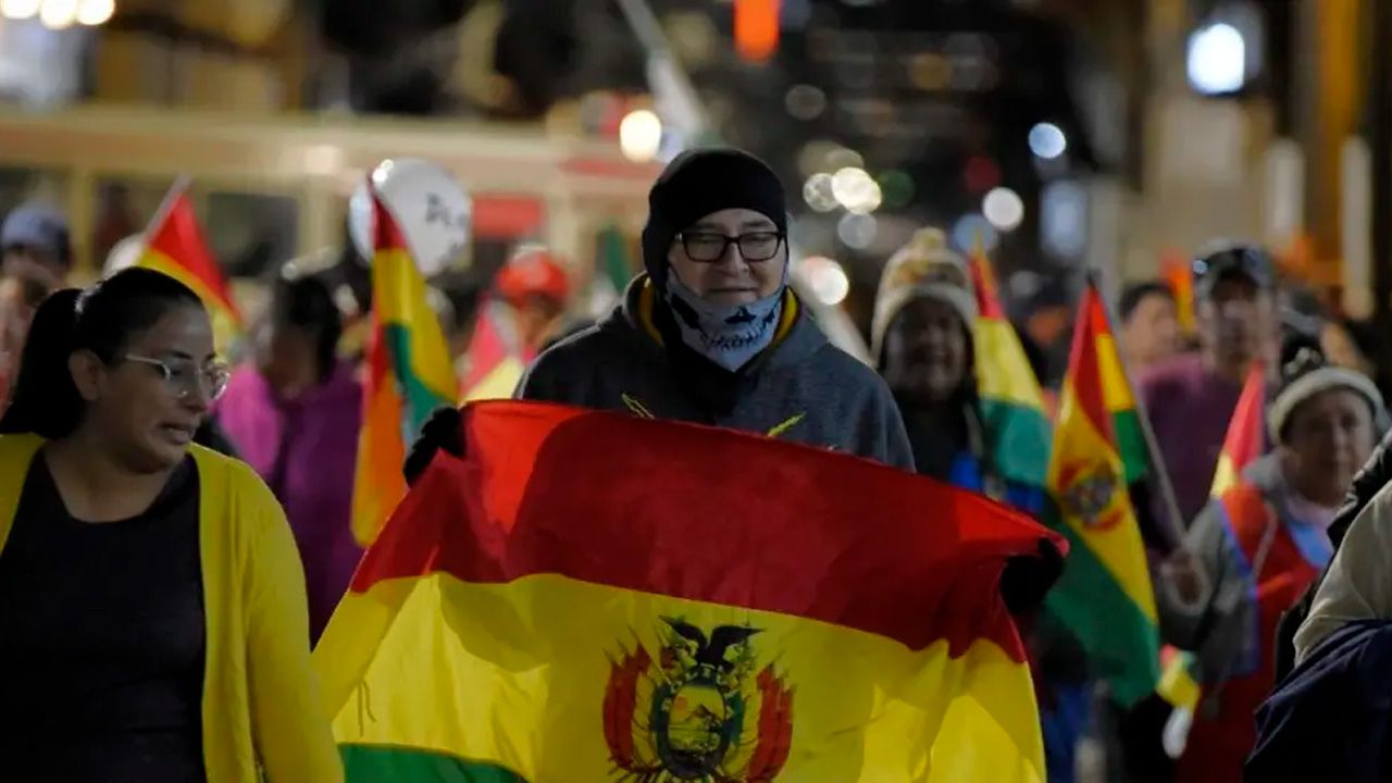 Movilizaciones en cinco ciudades de Bolivia exigen el fin de los bloqueos de carreteras