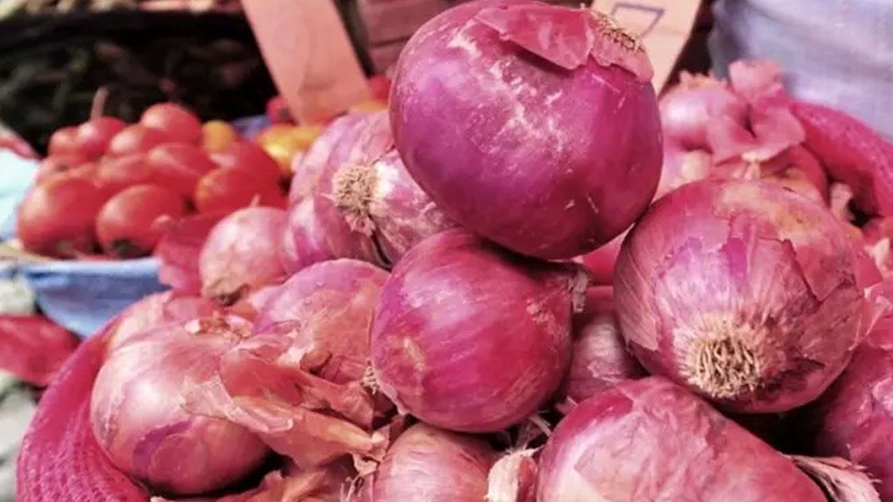 Bloqueos estrangulan el suministro de verduras en el mercado Antiguo Abasto y disparan los precios