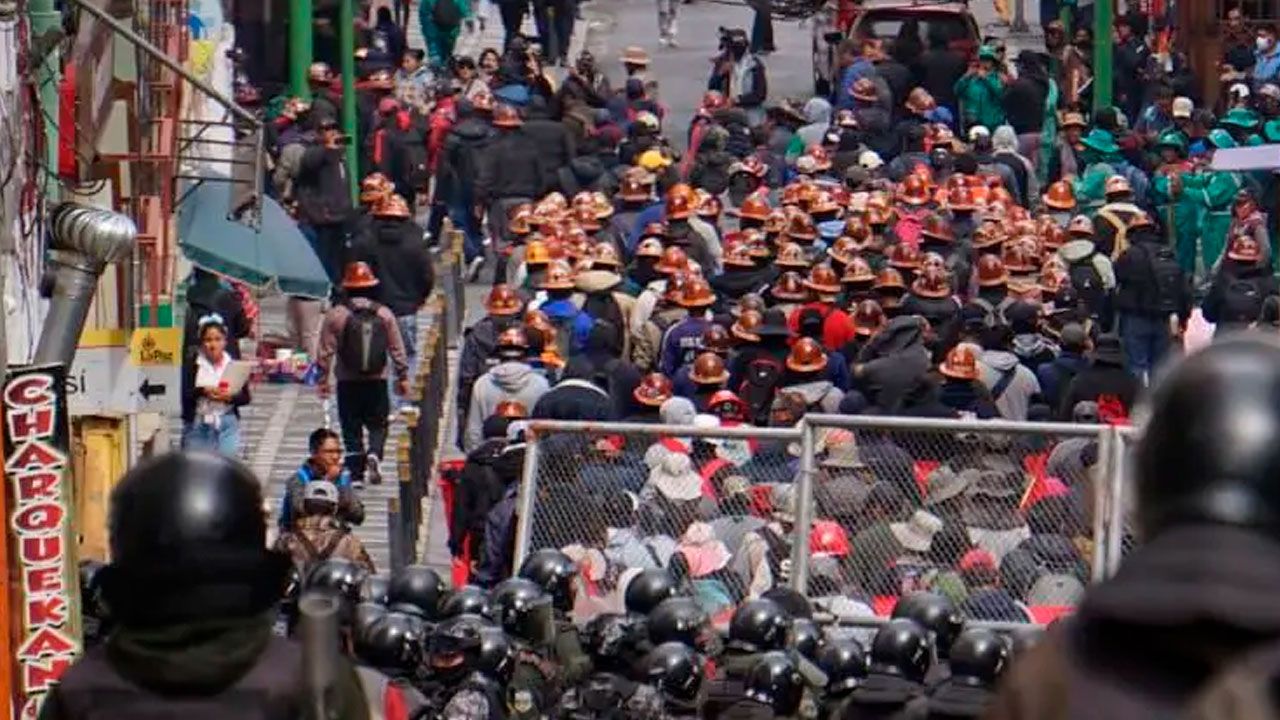 Ante ultimátum de los cívicos, viceministro pide evitar escenarios de violencia