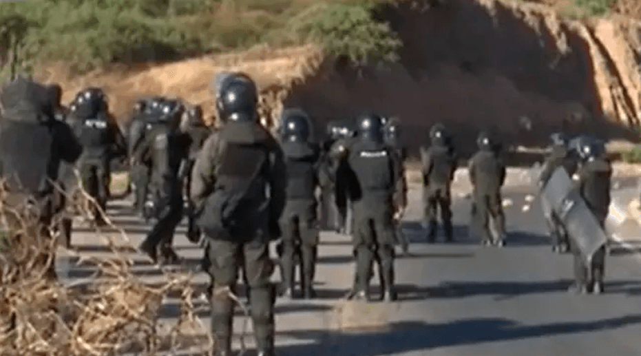 Policía intenta desbloquear Parotani y movilizados responden con dinamita