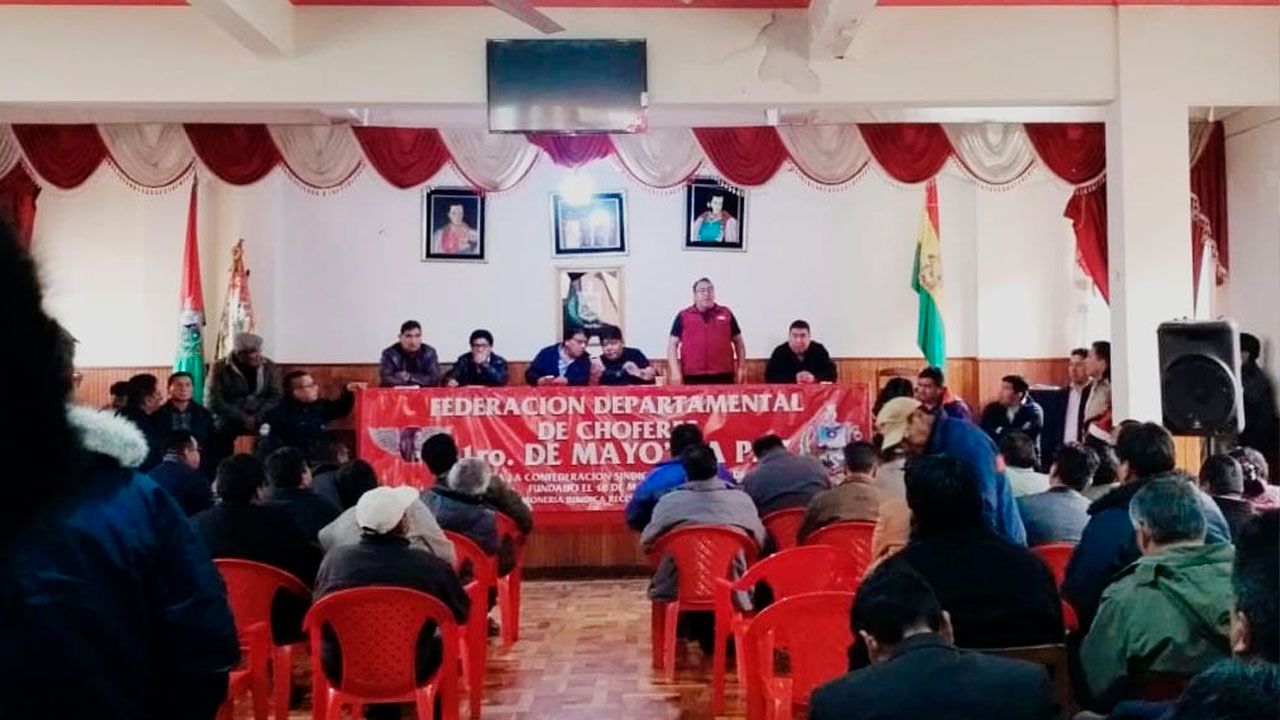 Transporte departamental de la paz irá a bloqueo indefinido desde las 00:00 horas