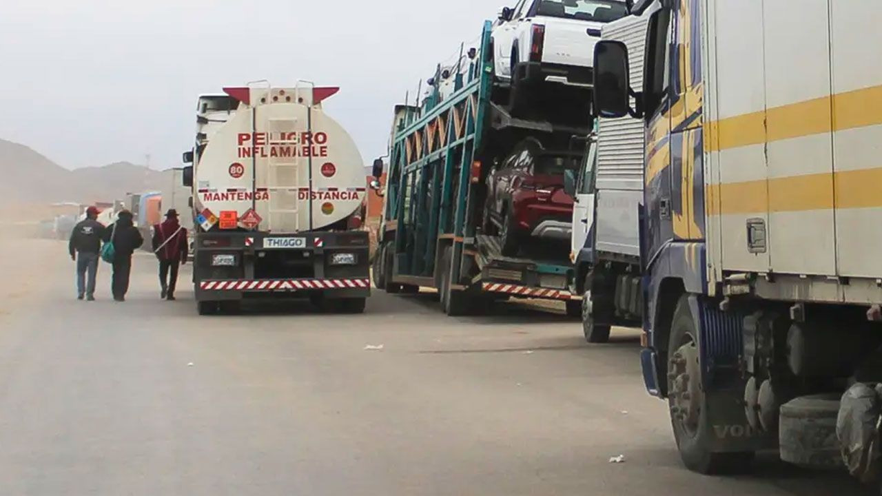 Transporte pesado cuestiona diálogo por bloqueos