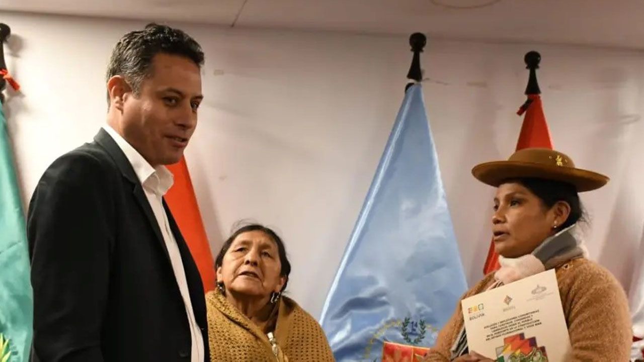 Edmand Lara pide que el presidente Paz y movilizados cedan para viabilizar el diálogo