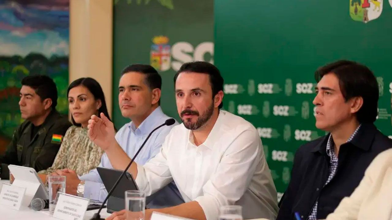 Velasco y Aguirre confirman asistencia a reunión para levantar el bloqueo en San Julián