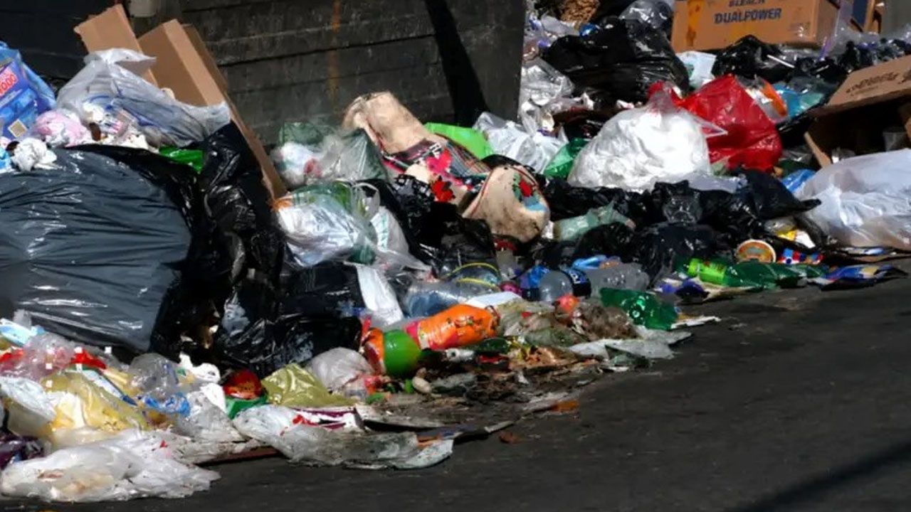 La basura se acumula en La Paz y El Alto por falta de diésel; advierten riesgo de enfermedades