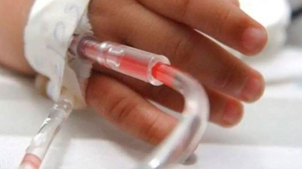 Niña con cáncer fallece en Tambo Quemado tras no poder llegar a La Paz por los bloqueos