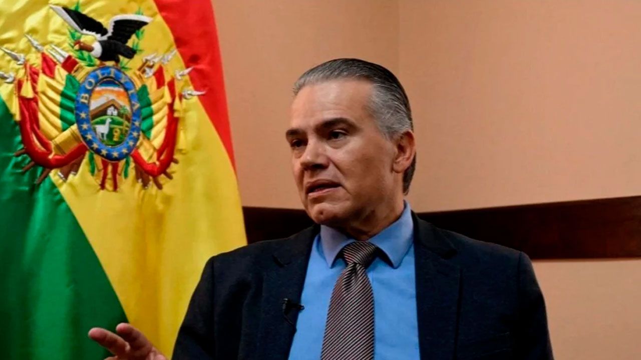 Ernesto Justiniano asume el Ministerio de Defensa tras la salida de Marcelo Salinas