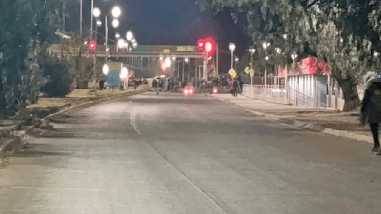 Bolivia abre el día 34 de conflicto con al menos 85 puntos de bloqueo; Fiscalía ordena activar procesos penales