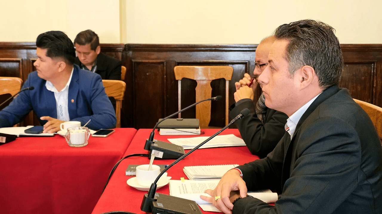 Con el fin de destrabar los temas pendientes, el vicepresidente Edmand Lara convoca a reunión de bancadas legislativas