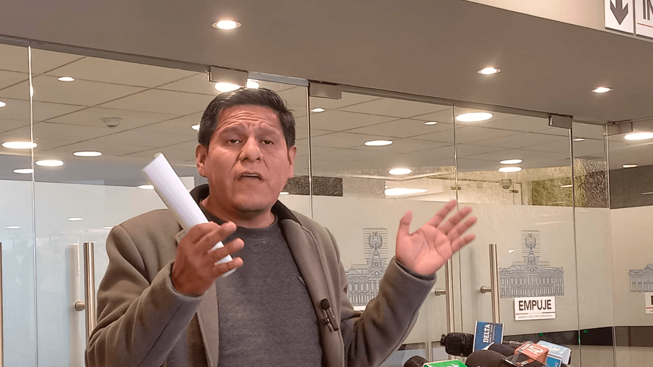 Diputado Pacheco afirma que cinco ministros presentaron su renuncia y devela crisis interna en el Ejecutivo
