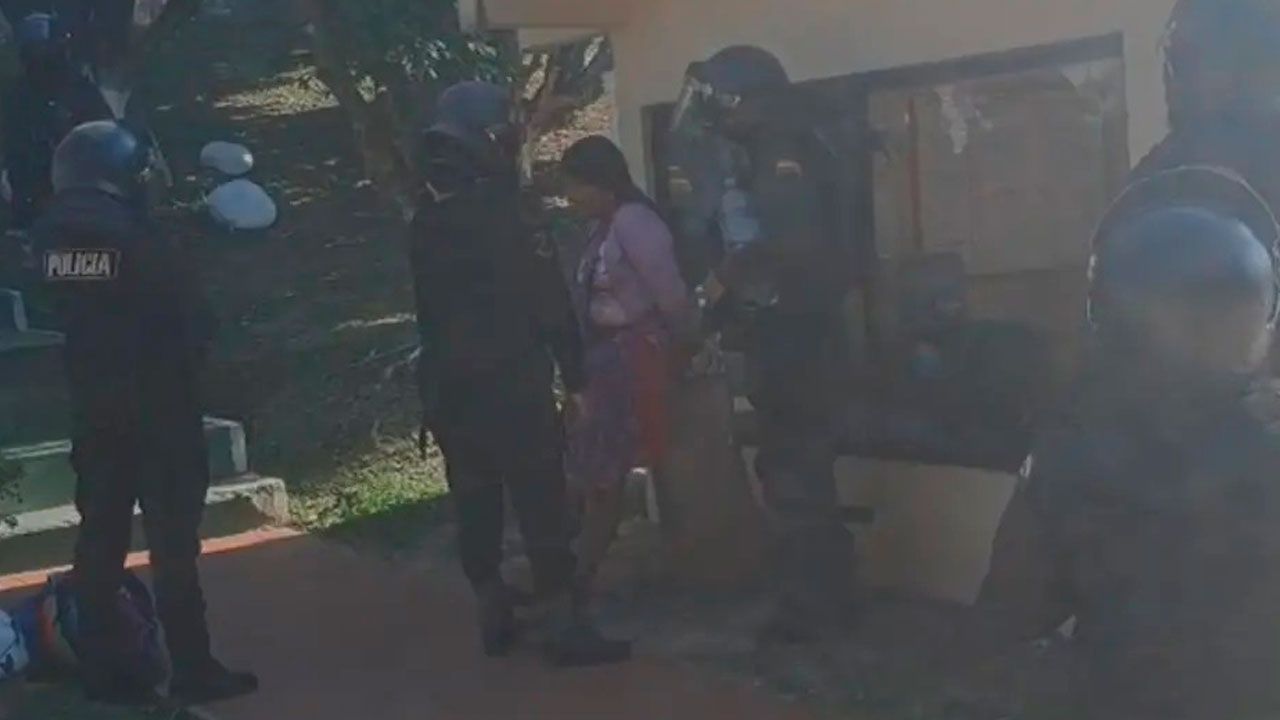 Diez arrestados por toma de pozo en Santa Rosa del Sara
