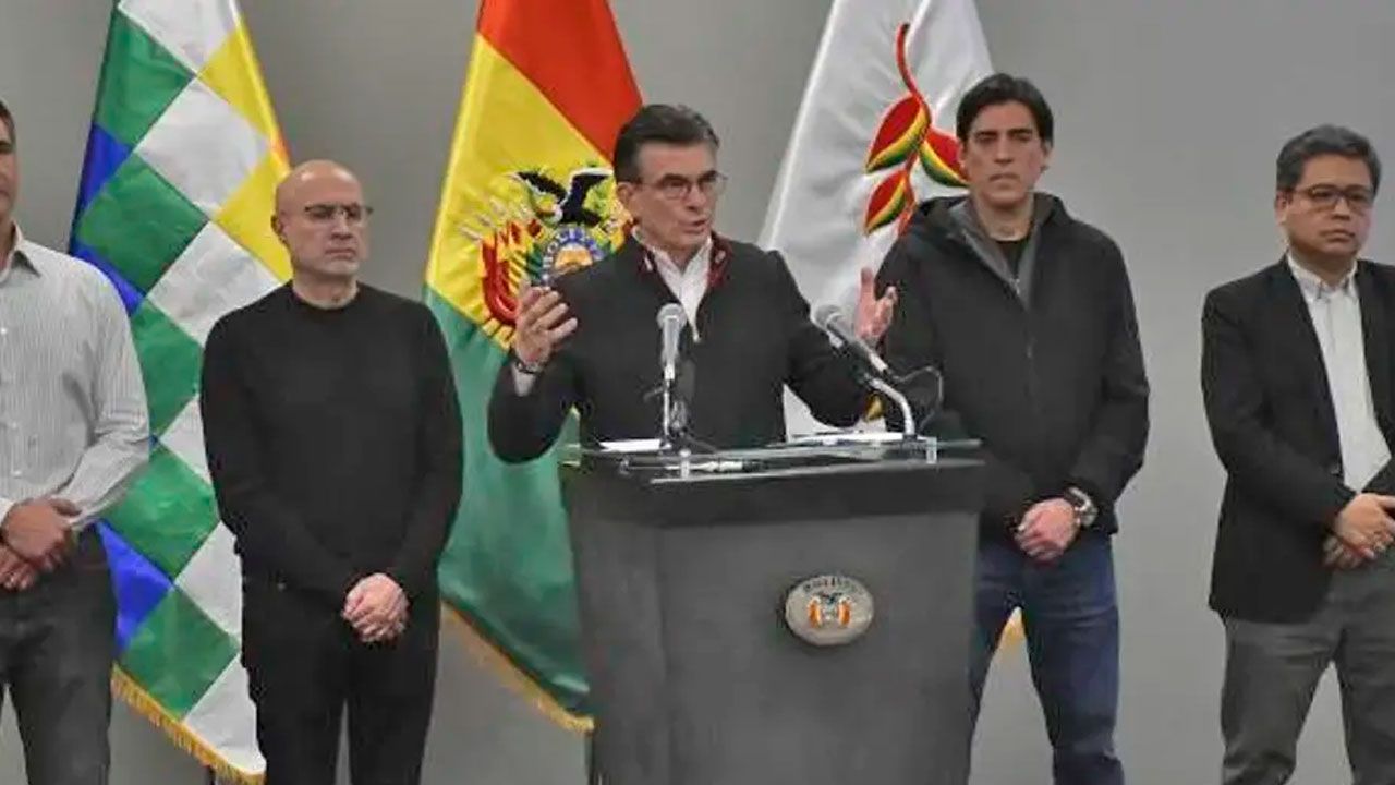 Gobierno descarta reparto de ministerios tras movilizaciones
