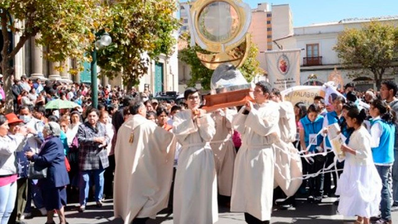 Corpus Christi reúne a miles de fieles en Bolivia