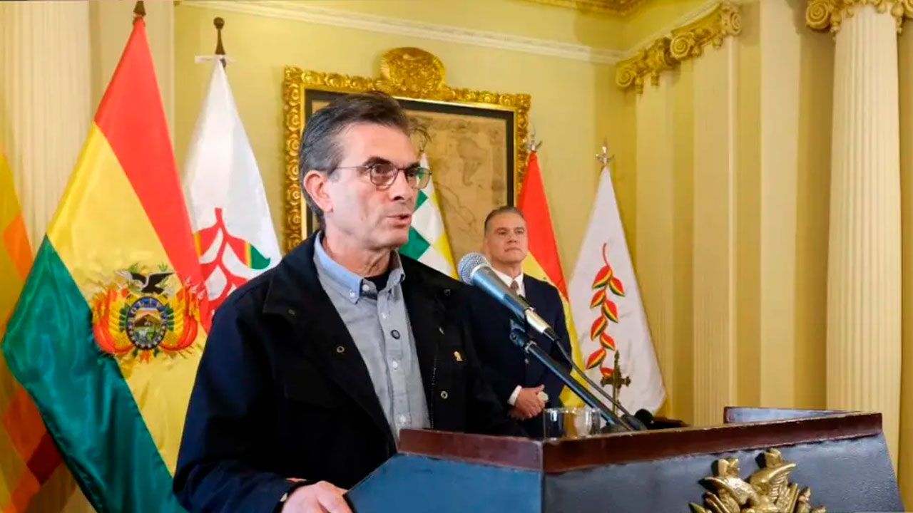 Paz afirma que la Constitución faculta aplicar mecanismos ante la crisis