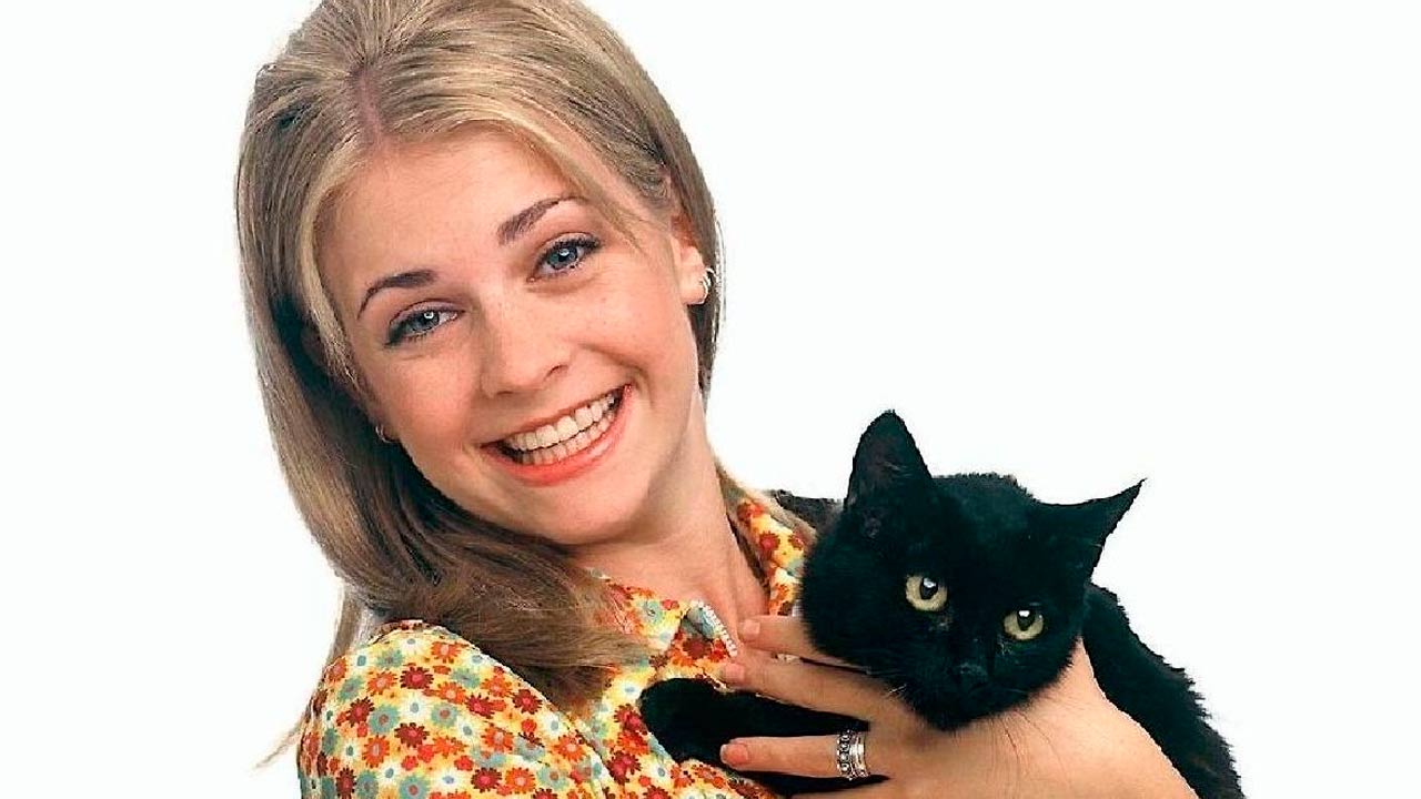 Melissa Joan Hart Revela Cómo una Sesión de Fotos Casi Termina su Carrera en "Sabrina, la bruja adolescente"