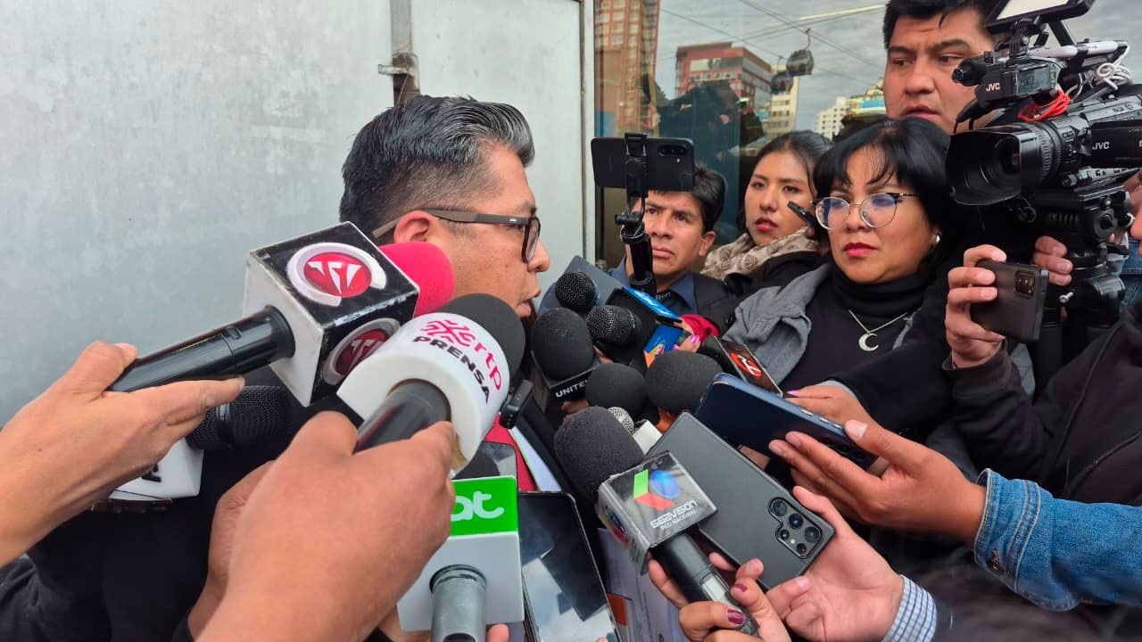 Aprehenden al gerente de comercialización de YPFB por el caso de la “gasolina basura”