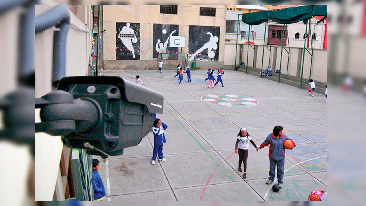 Jhonny Fernández anuncia la instalación de 2,500 Cámaras de vigilancia en las unidades educativas
