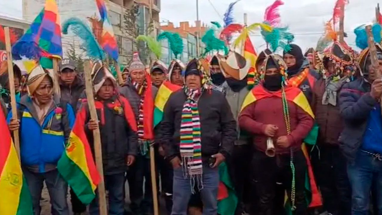 Marchistas de Potosí y Cochabamba llegan a La Paz y exigen la renuncia del presidente