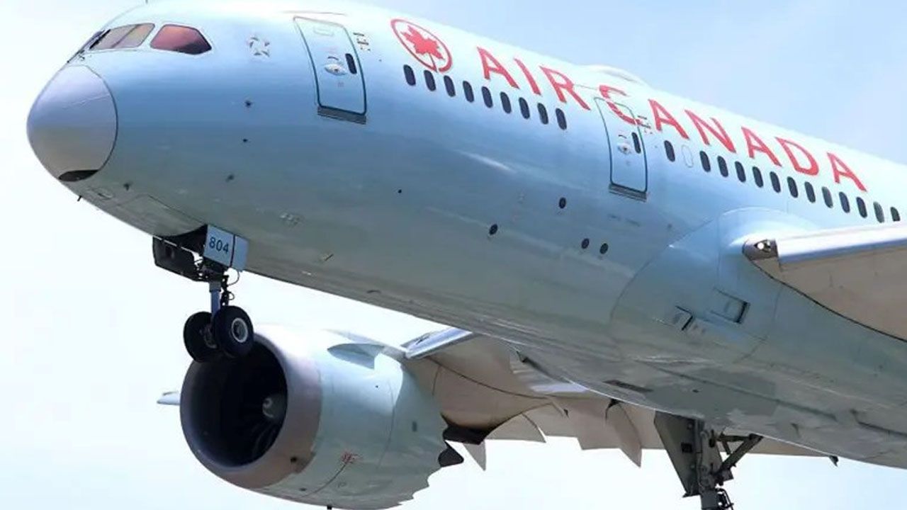 EXPILOTO DE AIR CANADA ES ACUSADO DE VOLAR DURANTE AÑOS SIN LA LICENCIA REQUERIDA
