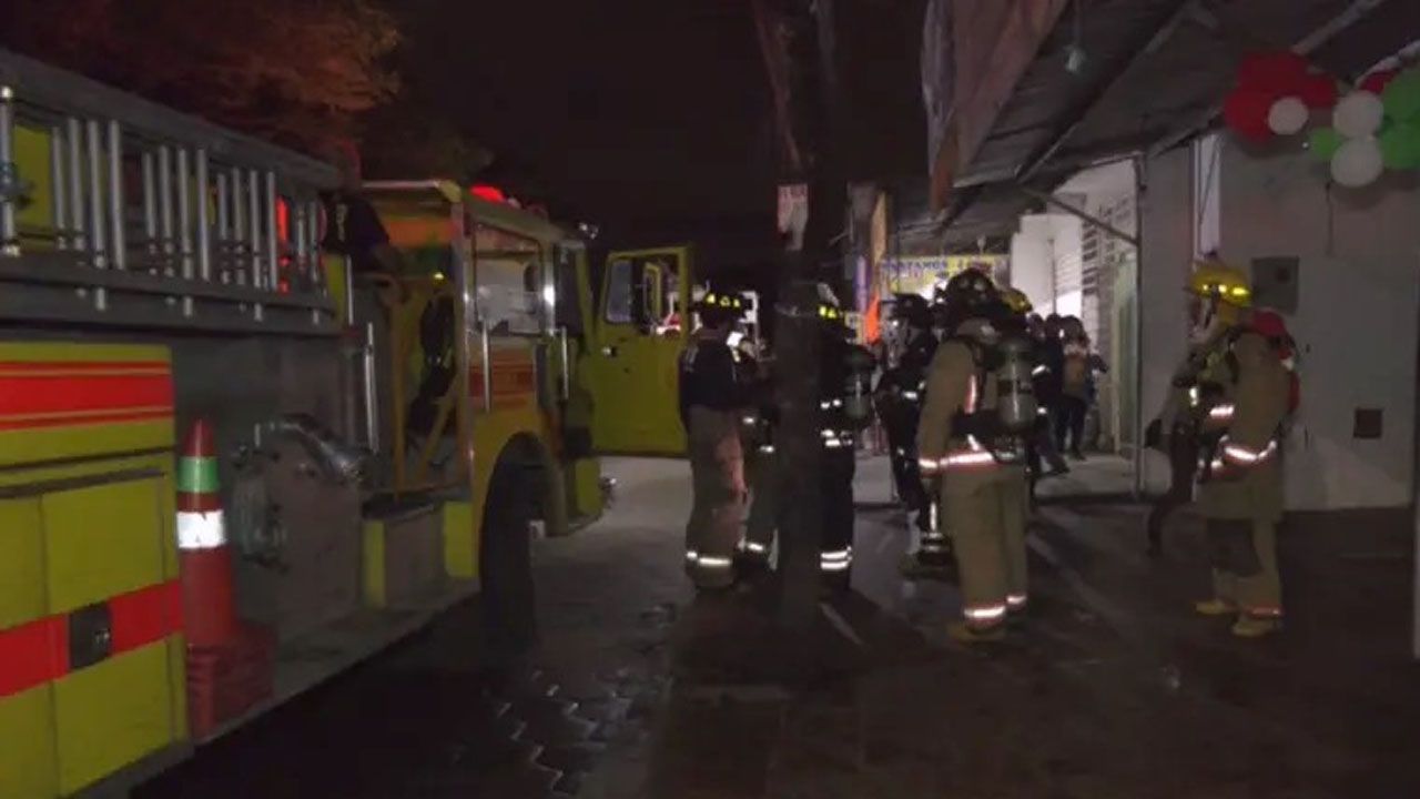 APARENTE DESCUIDO PROVOCÓ INCENDIO EN POLLERÍA DE LA CUCHILLA