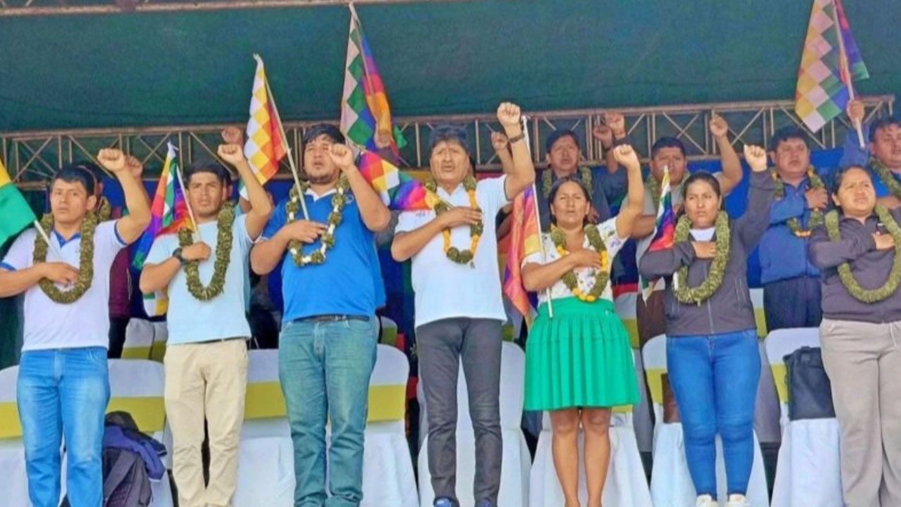 Denuncian a Evo Morales por cinco delitos relacionados con los bloqueos