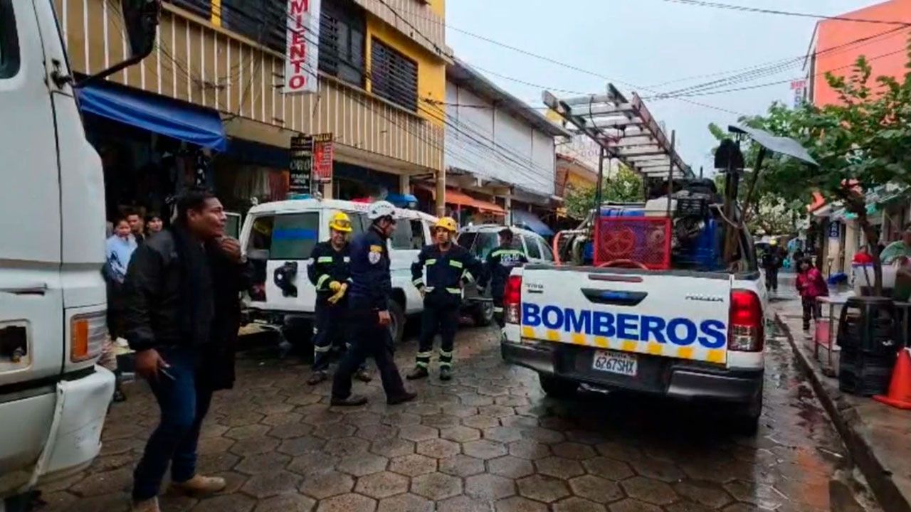 Incendio en restaurante de la ramada deja al menos una decena de personas afectadas