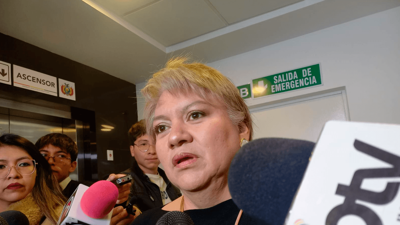 Caso "Gasolina Basura": Diputada Patricia Patiño exige que 50 implicados de YPFB respondan ante la justicia