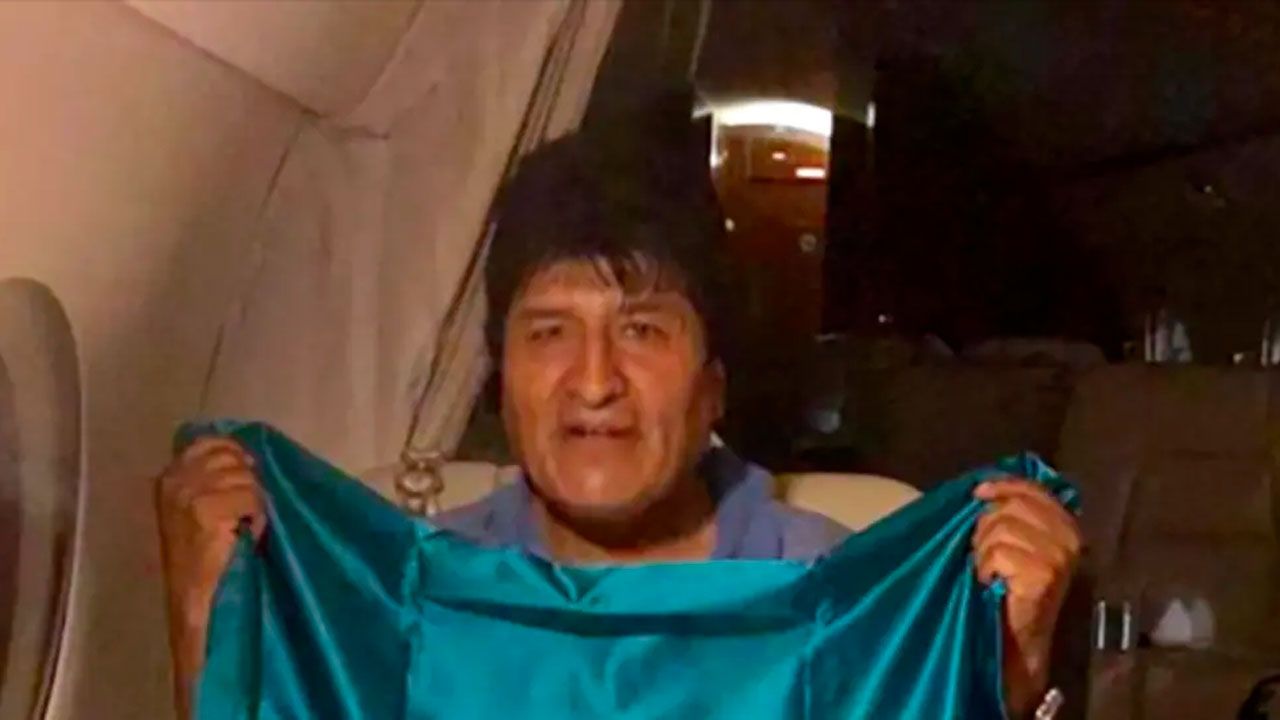 Camacho responde a publicación de evo morales y genera reacciones en redes sociales