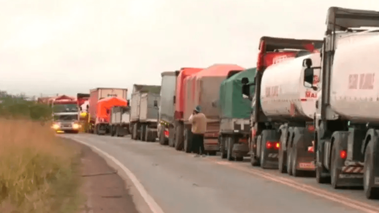 San Julián cumple 32 días de bloqueo en la ruta a Beni y el diálogo con el Gobierno continúa estancado