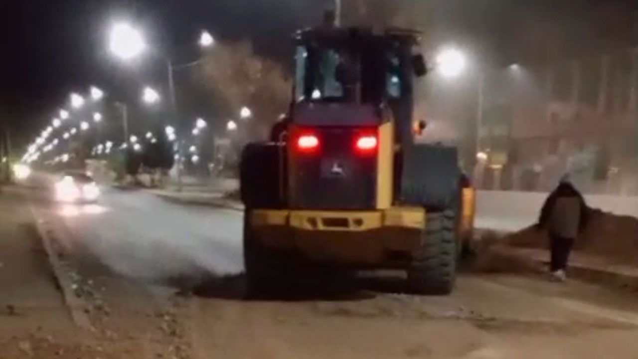 Distrito 8 despeja vías bloqueadas con maquinaria pesada