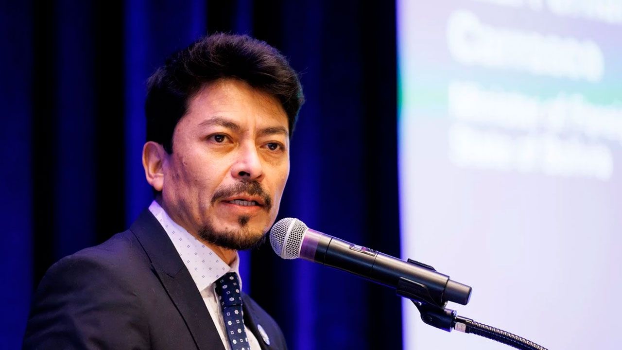 Canciller destaca apertura al diálogo de la COB y pide demandas realistas